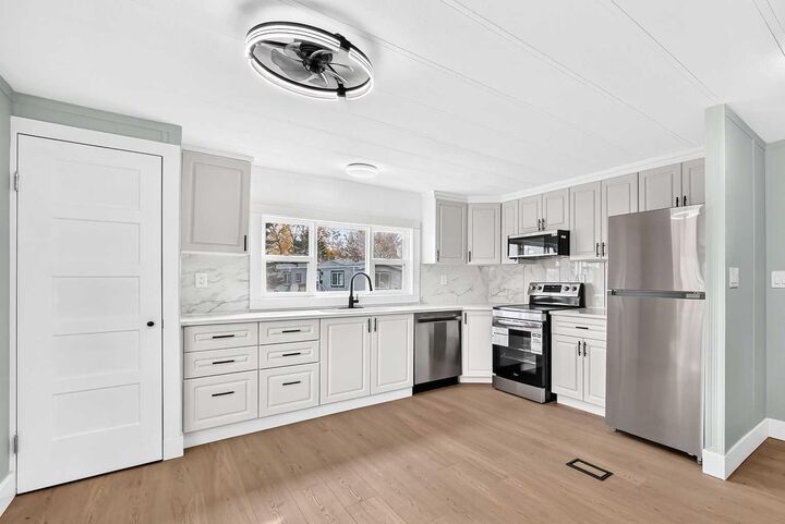 Property Photo:  407 Kanell Drive NE  AB T1V 1J6 