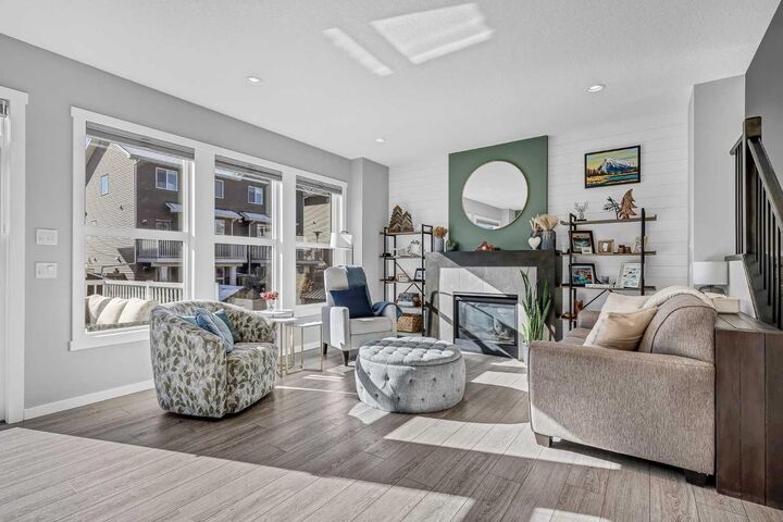 Property Photo:  30 Bayview Circle SW  AB T4B 4H3 