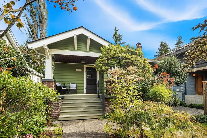 Property Photo:  1960  26th Avenue E  WA 98112 
