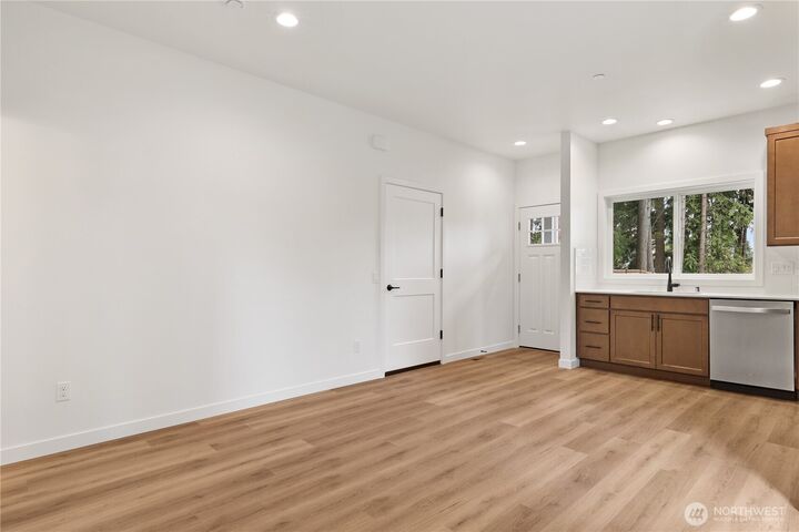 Property Photo:  7018  Wetmore Avenue B  WA 98203 