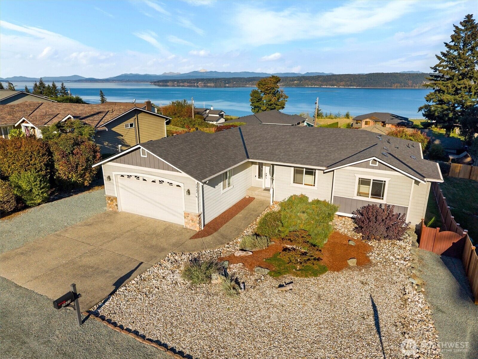 Property Photo: 2927 Viewmont Place WA 98282