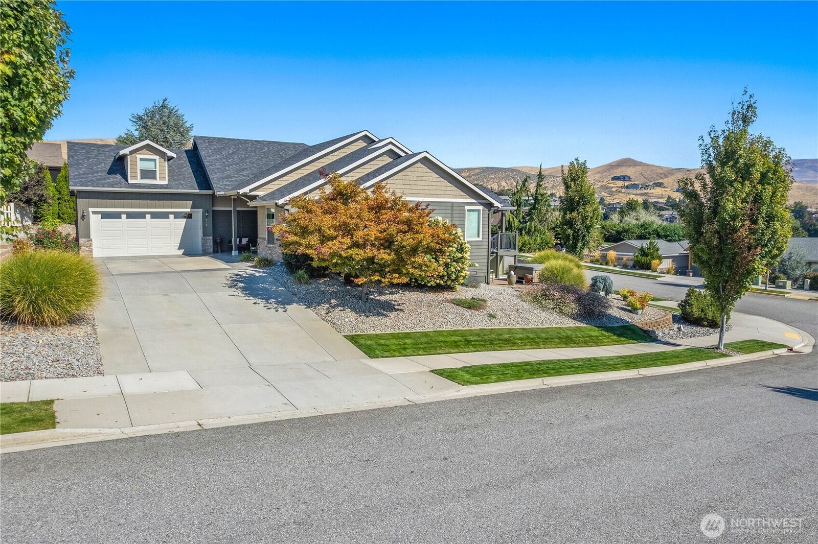 Property Photo:  340  Laurie Drive  WA 98801 