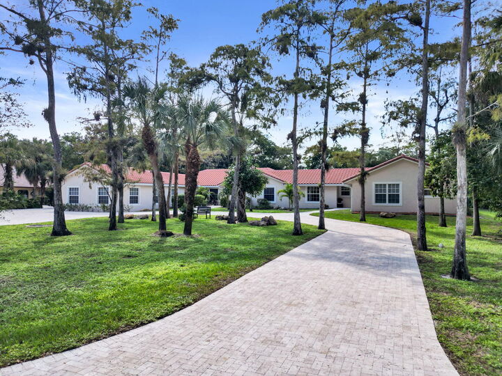 Property Photo:  5000 NW 81st Avenue  FL 33067 