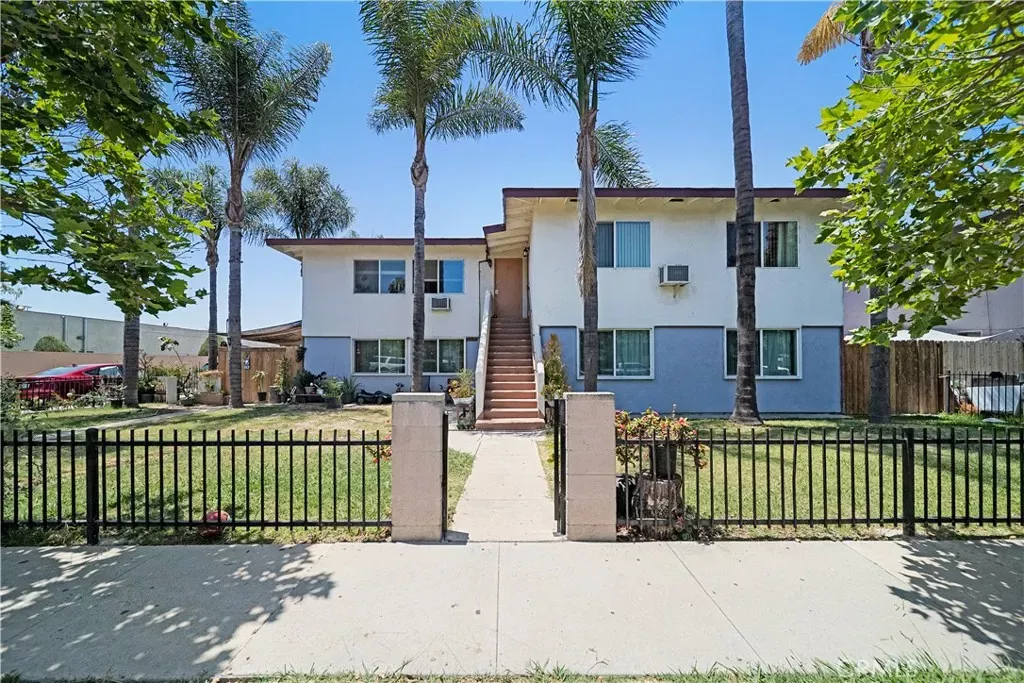 Property Photo:  2516 S Baker  CA 92707 
