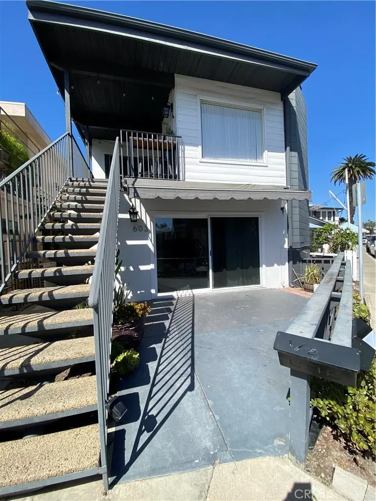 Property Photo: 603 Clubhouse Avenue CA 92663
