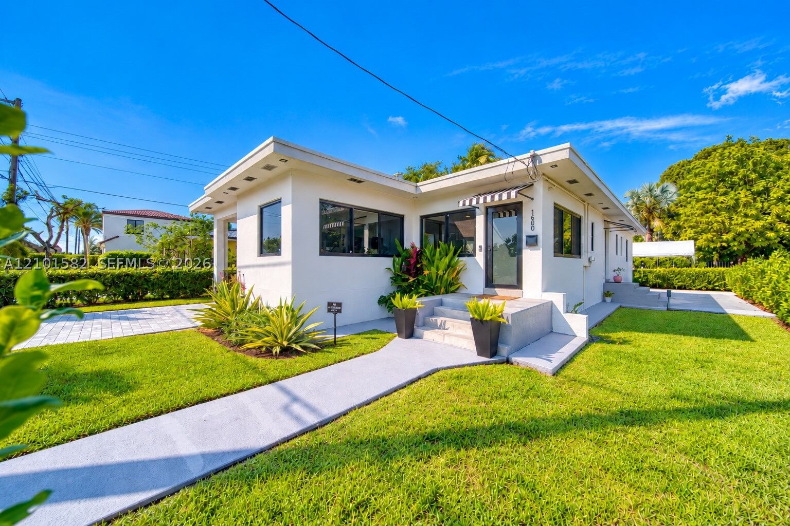 Property Photo: 1600 SW 17th Ave FL 33145