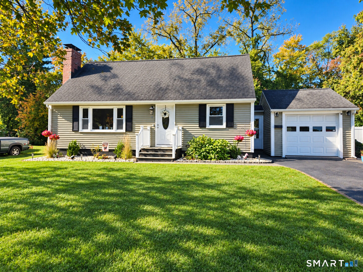 Property Photo:  45 Rich Lane  CT 06010 