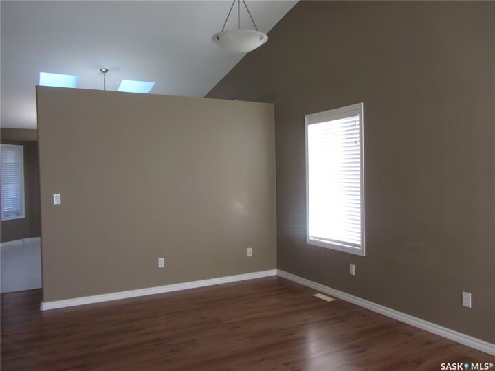 Property Photo:  562 Blackburn Crescent  SK S7V 1E8 