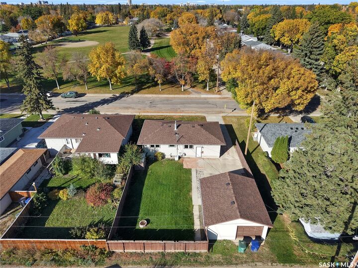 Property Photo:  1510 Isabella Street E  SK S7J 0B9 