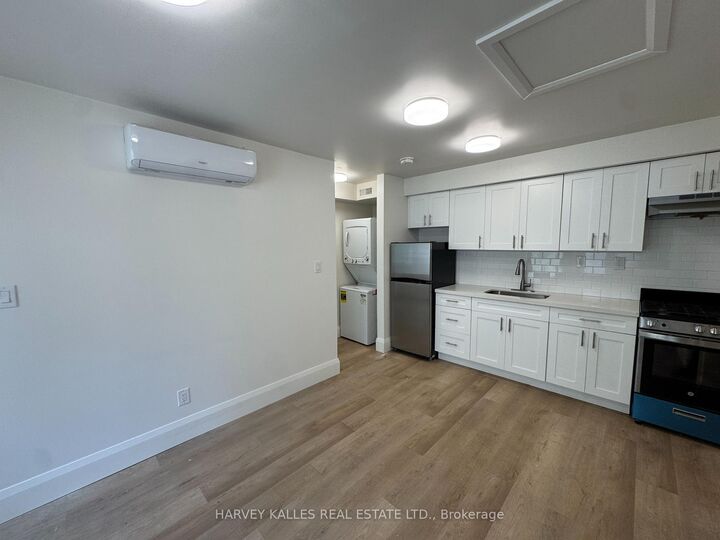 Property Photo:  1252 Davenport Road 6  ON M6H 2G9 