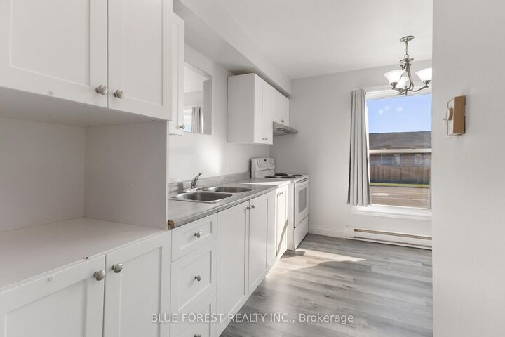 Property Photo:  51 Sholto Drive 42  ON N6E 2H9 
