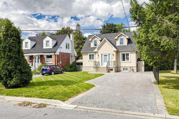 Property Photo:  19 Riverview Heights  ON M9P 2N3 