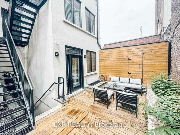 Photo de la propriété:  271 Ontario Street 4  ON M5A 2V6 