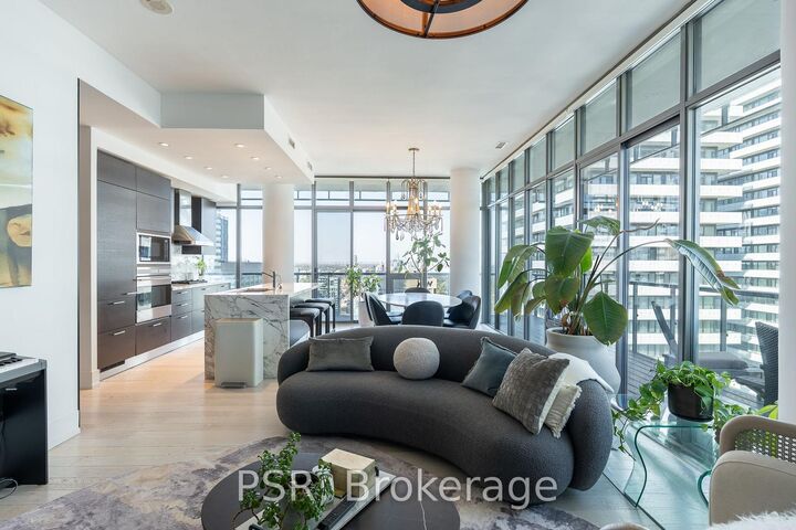 Property Photo:  33 Charles Street E 4505  ON M4Y 0A2 