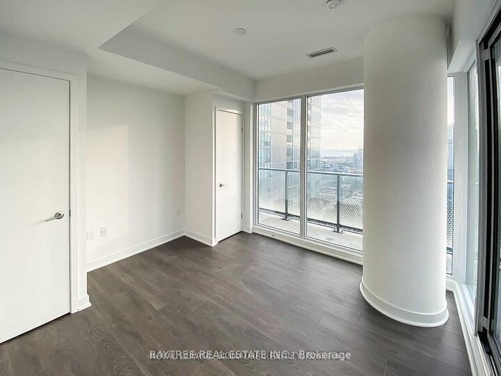 Property Photo:  115 Blue Jays Way 3109  ON M5V 3T3 