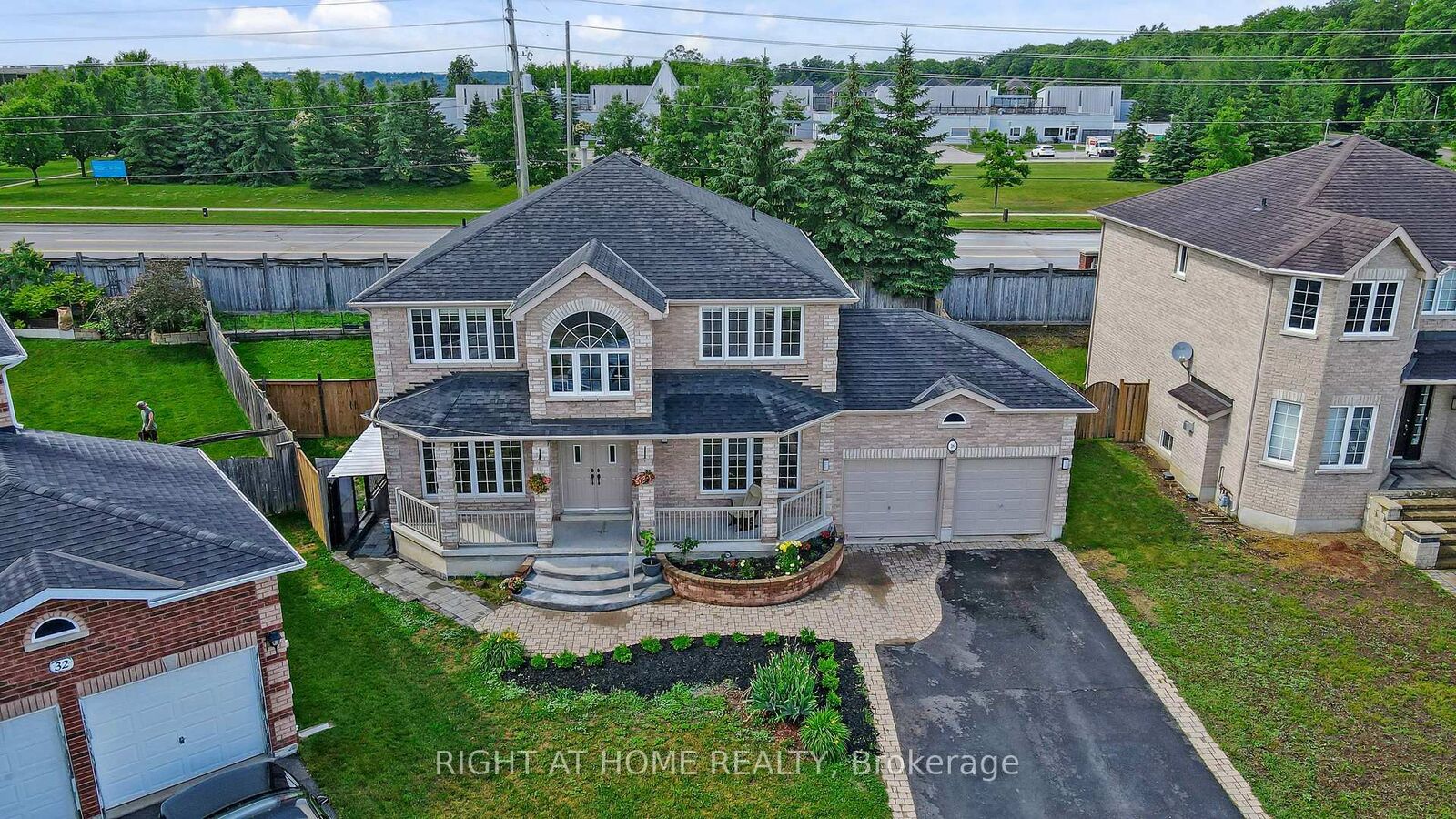 Property Photo:  38 Prince George Crescent  ON L4N 0K9 