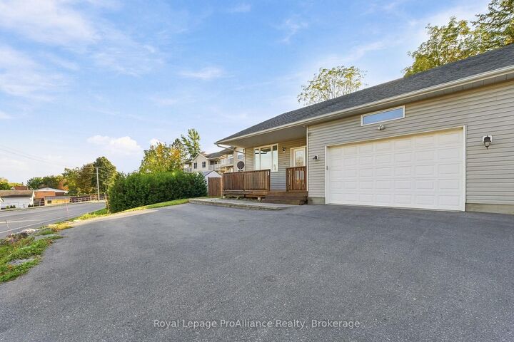 Property Photo:  14 George Street  ON K0K 1H0 