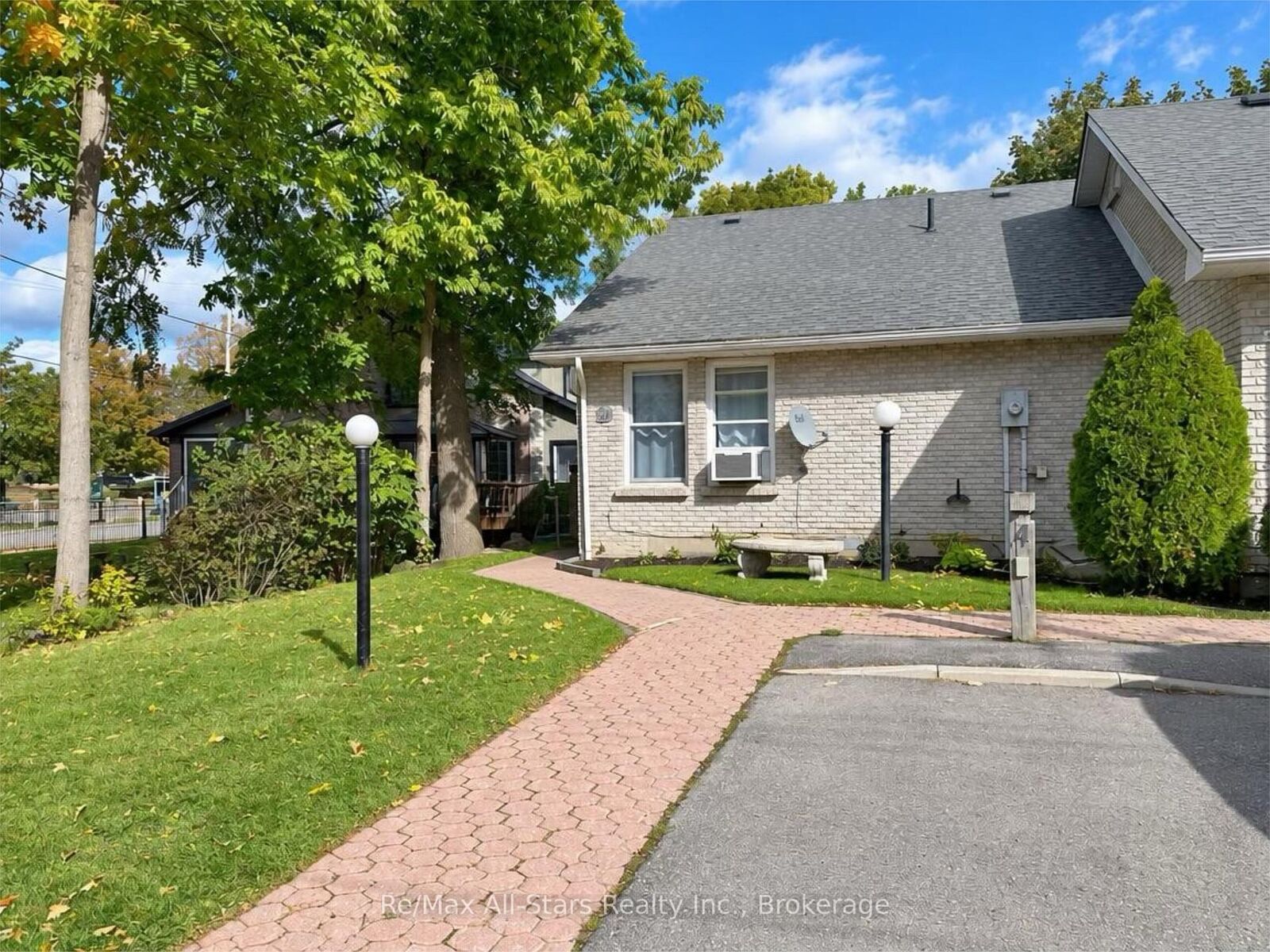 Property Photo:  8 Sherwood Street 4  ON K0M 1A0 