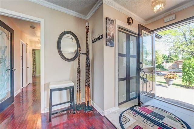 Property Photo:  20 Dorward Drive  ON M9V 2J6 