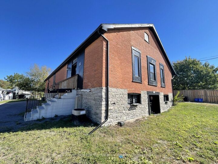Property Photo:  49 Albion Street Unit #1,  ON K8N 2P4 