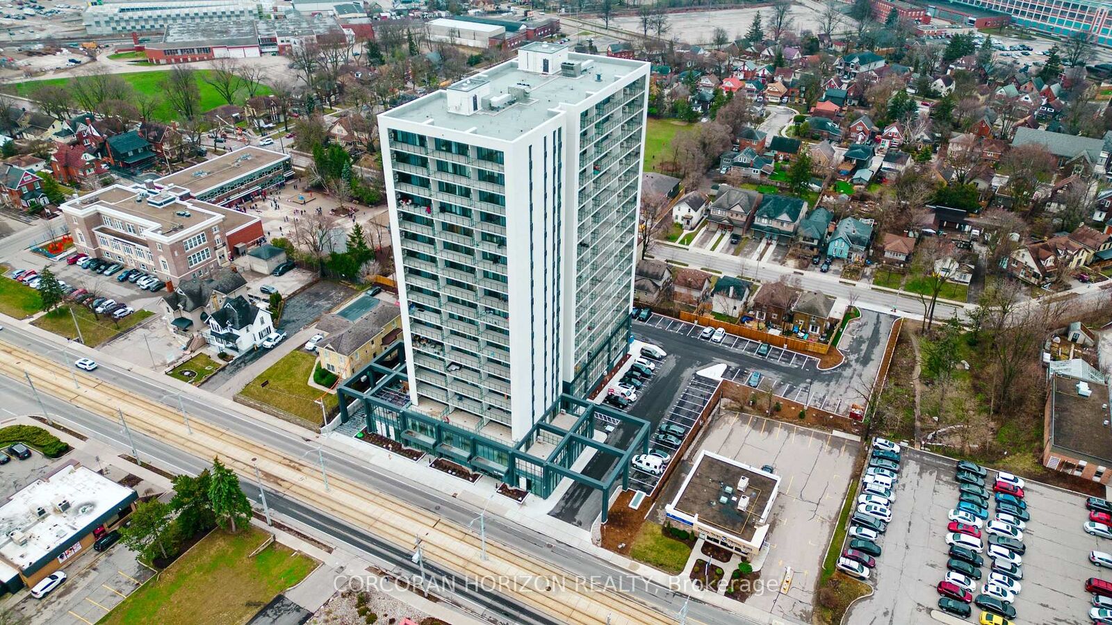 Property Photo:  741 King Street W 1807  ON N2G 1E5 