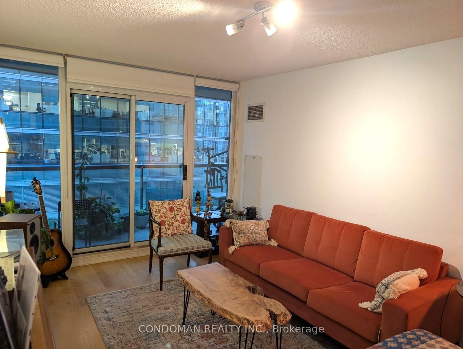 Property Photo:  30 Grand Trunk Crescent 807  ON M5J 3A3 