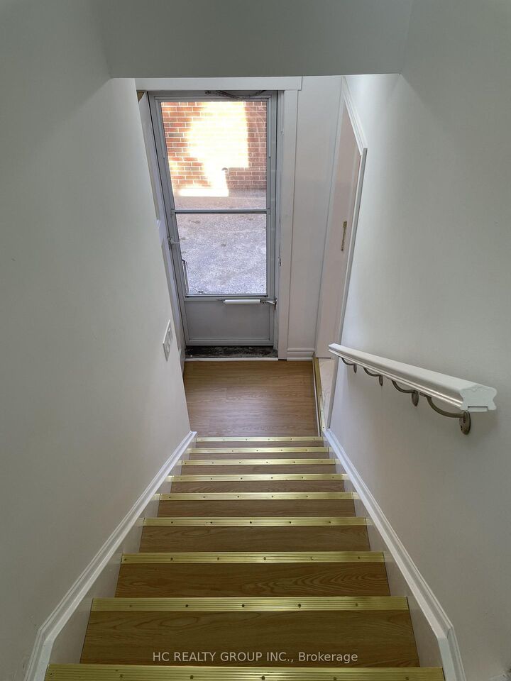 Property Photo:  48 Torrens Avenue Upper  ON M4K 2H8 