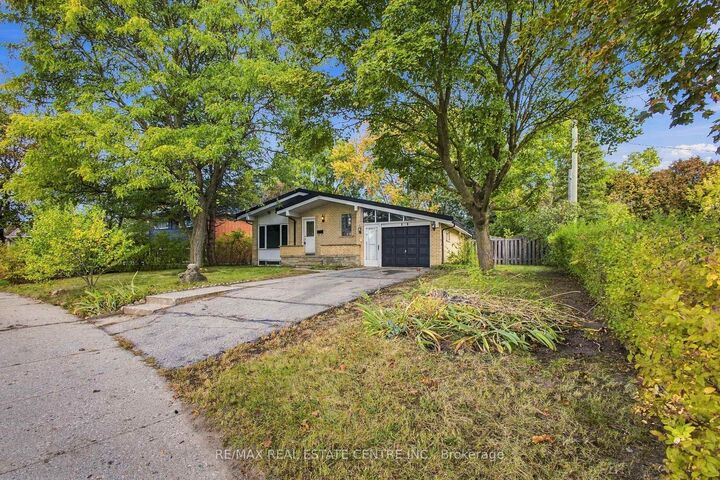 Property Photo:  246 Hillcrest Road  ON N3H 1B2 