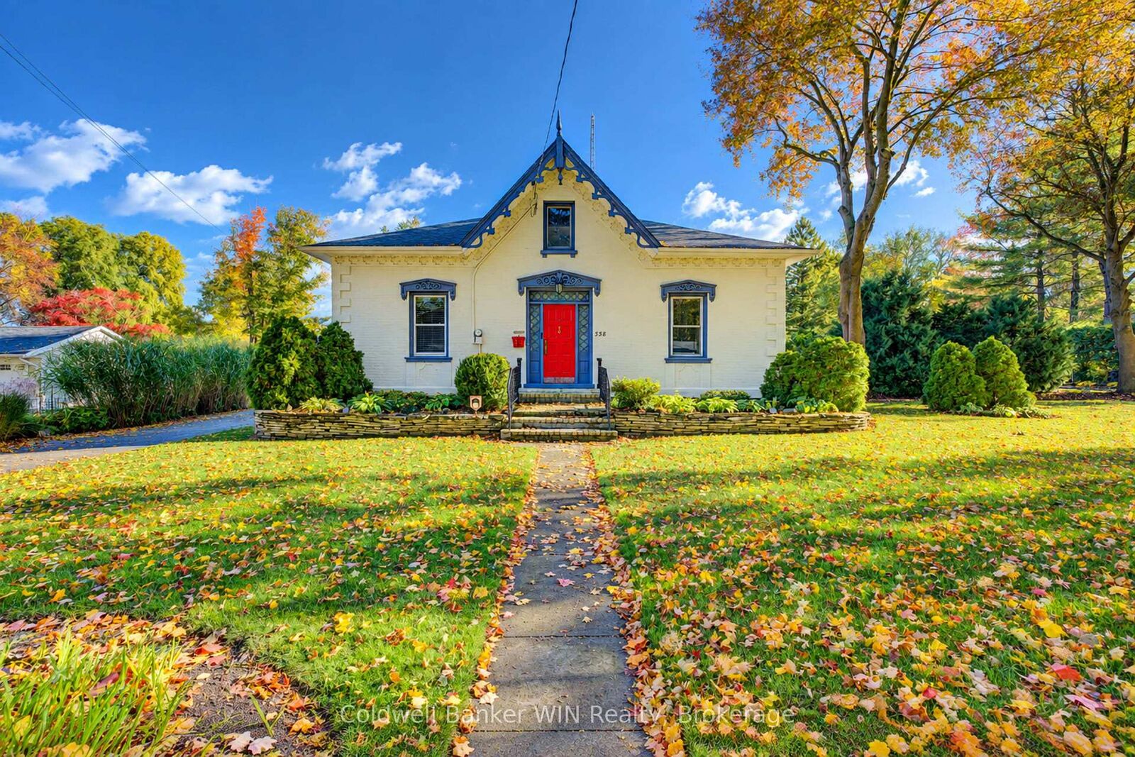 Property Photo:  338 Fergus Street N  ON N0G 2L2 