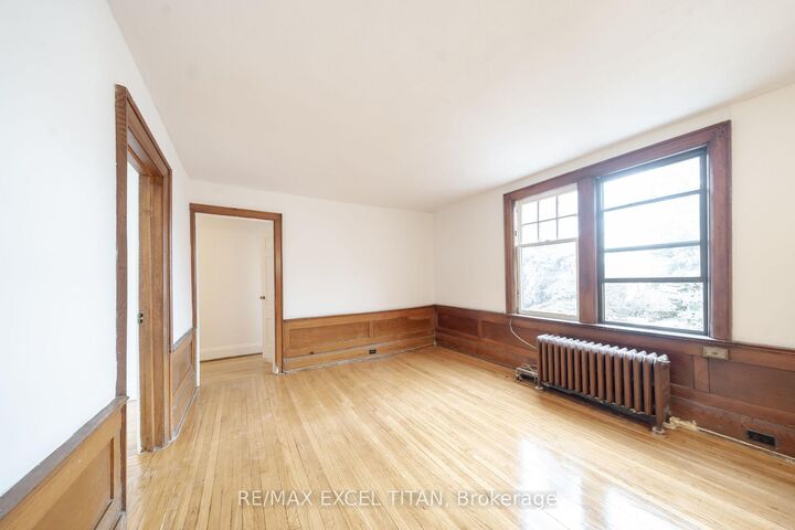 Property Photo:  10 Kingston Road 81  ON M4L 2S4 