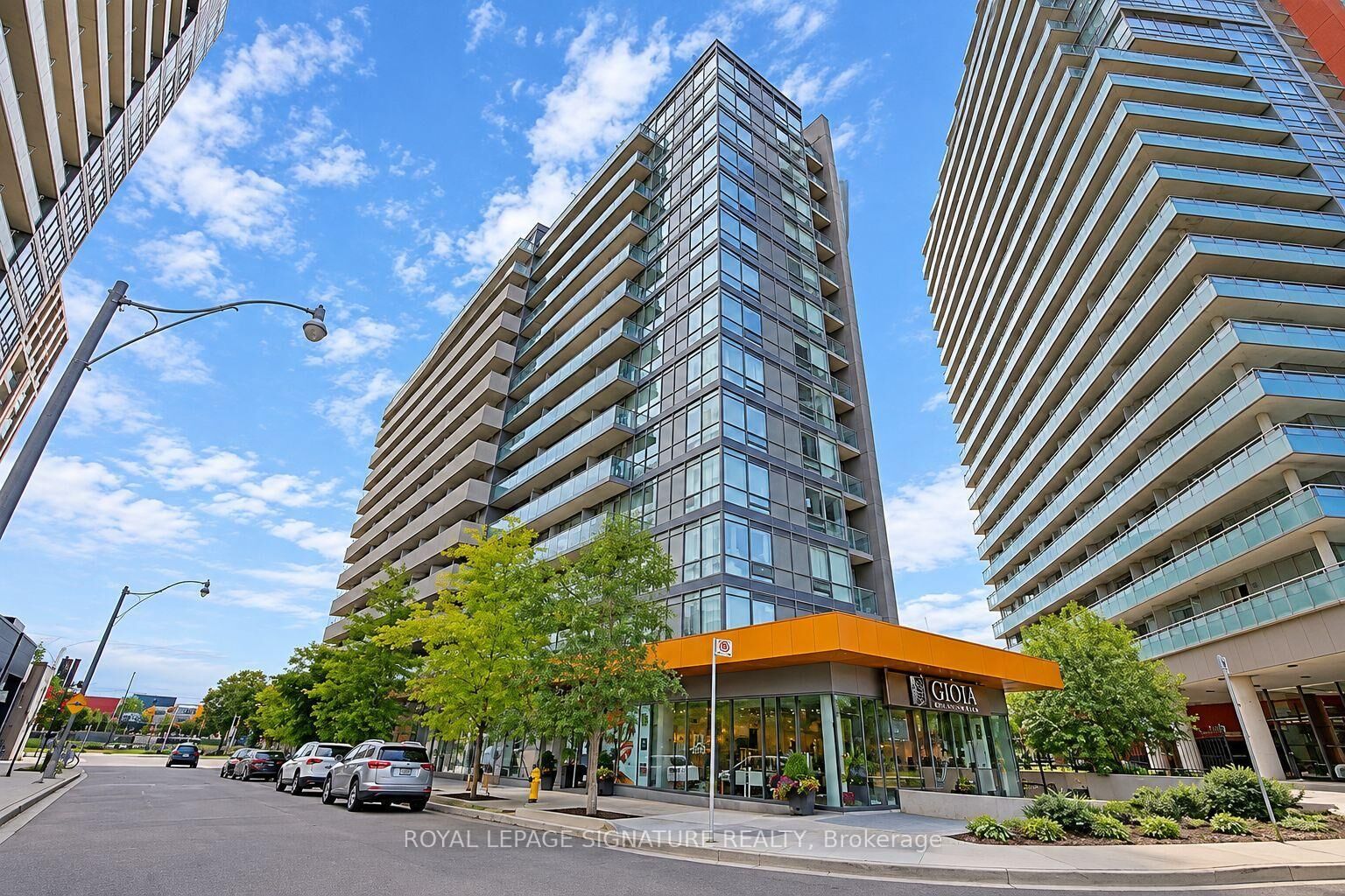 Property Photo:  20 Joe Shuster Way 712  ON M6K 0A3 