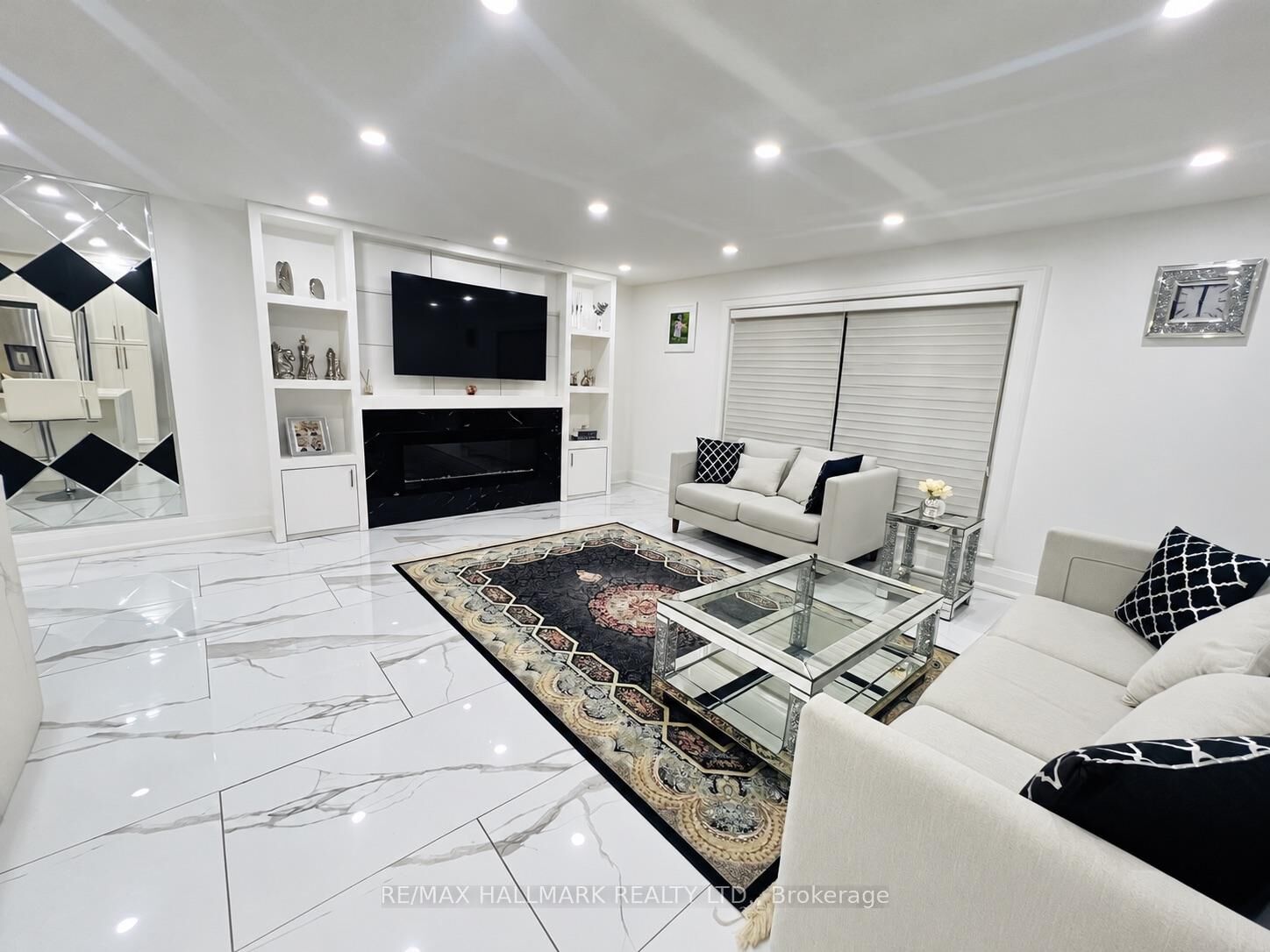 Property Photo:  300 Tipperary Street  ON L1J 6Y1 