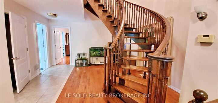 Property Photo:  50 Dickson Hill Road Upper  ON L3P 3J3 