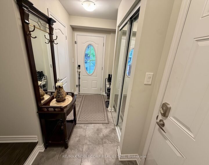 Property Photo:  15 Minlow Way  ON L4G 0Y2 