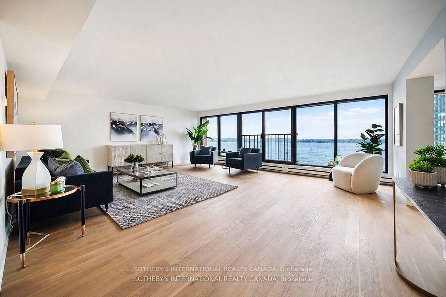 Property Photo:  65 Harbour Square 1110  ON M5J 2L4 