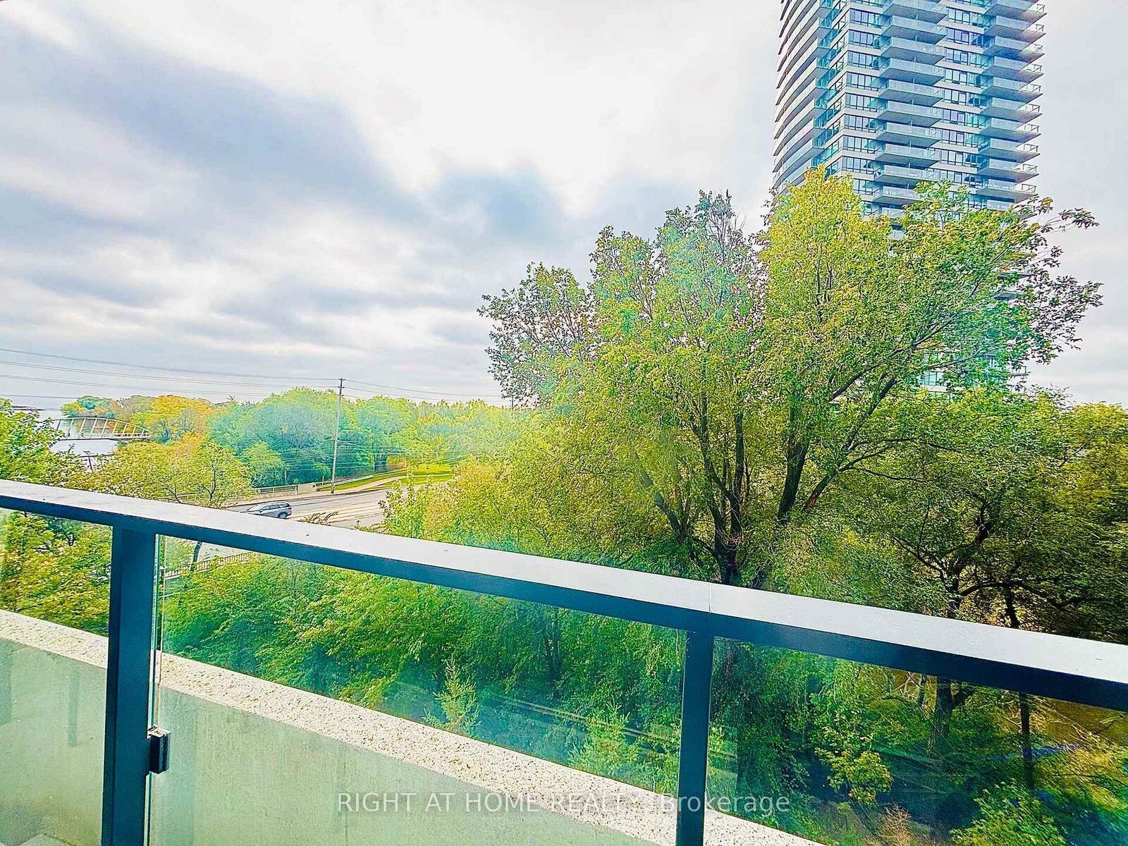 Property Photo:  2212 Lake Shore Boulevard W 502  ON M8V 0C2 