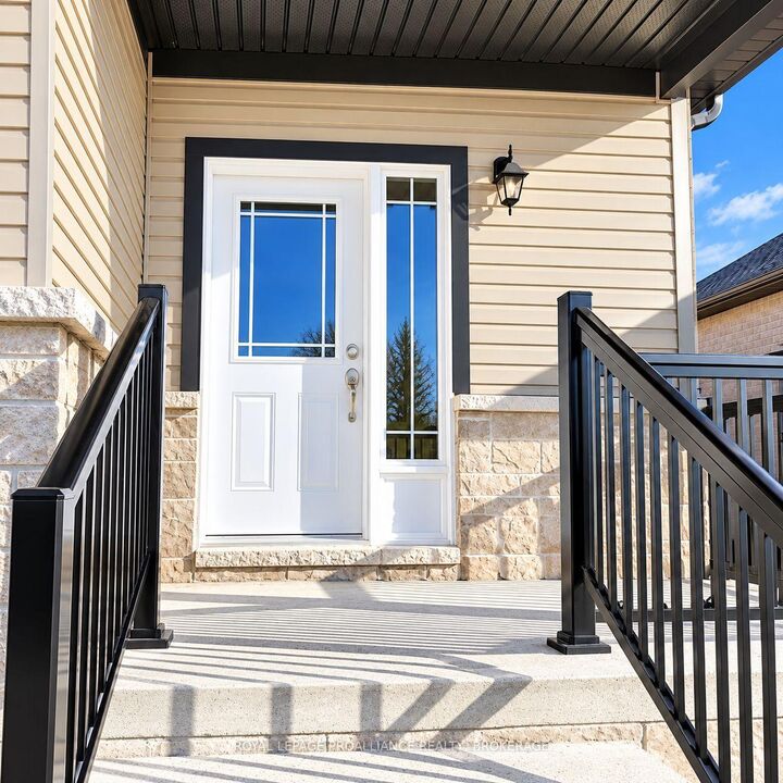 Property Photo:  130 Adley Drive  ON K6V 7J2 