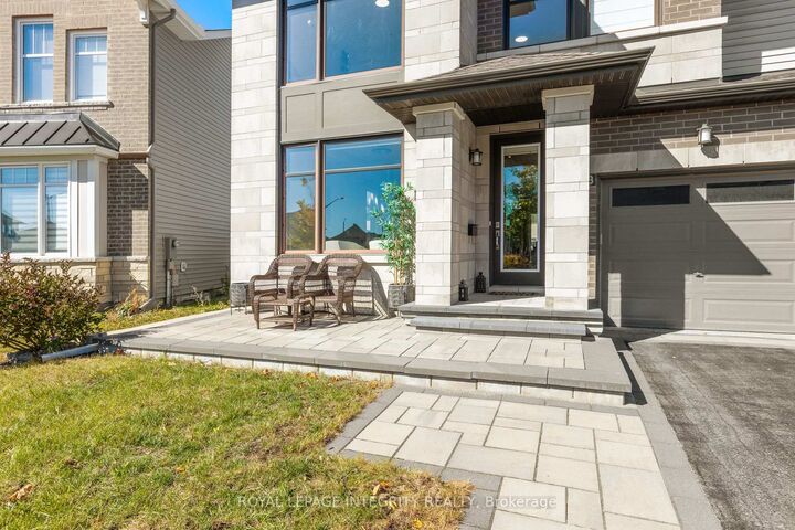 Property Photo: 513 Amulet Grove ON K1X 0B1