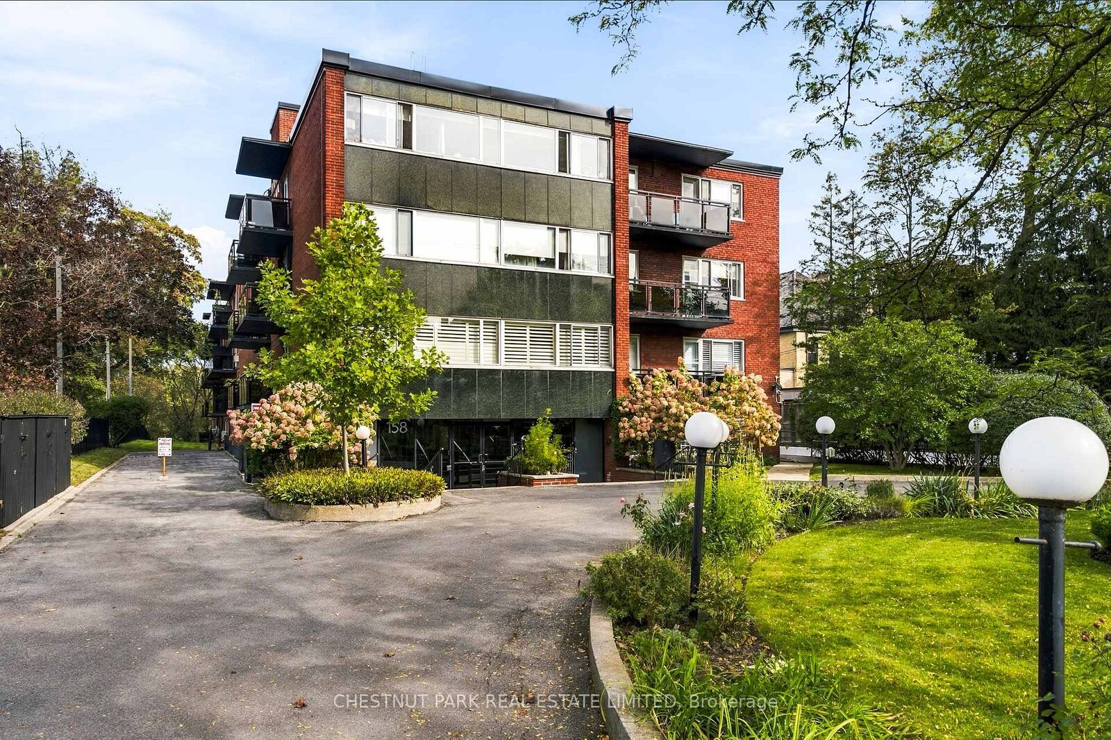 Property Photo:  158 Crescent Road  ON M4W 1V2 
