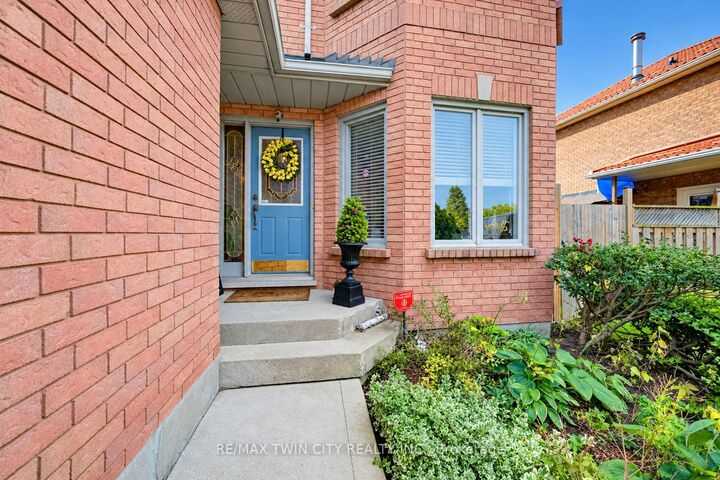 Property Photo:  11 Peregrine Crescent  ON N1T 1N9 
