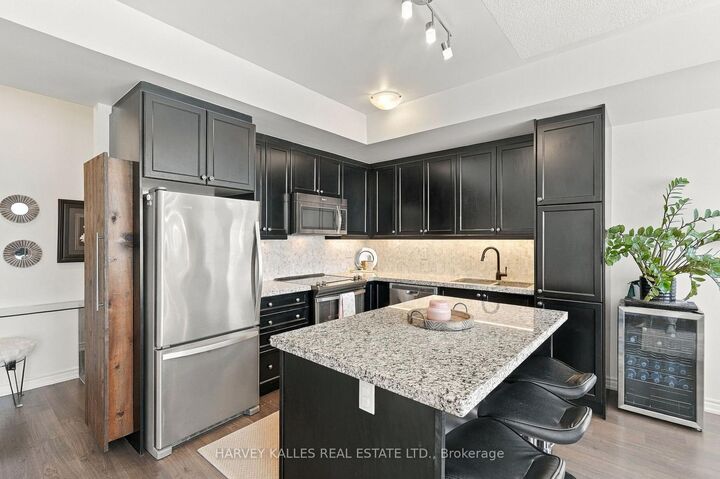 Property Photo: 145 Long Branch Avenue 22 ON M8W 0A9