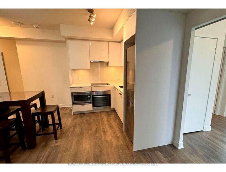 Property Photo: 195 Redpath Avenue 3212 ON M4P 0E4