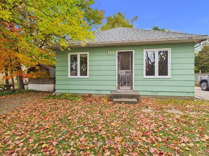 Property Photo:  418 Goderich Street  ON N0H 2C0 