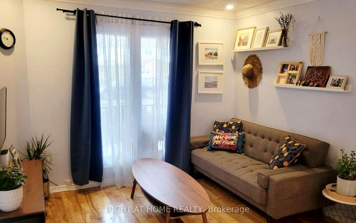 Property Photo:  44 Burlington Crescent  ON K1T 3K7 