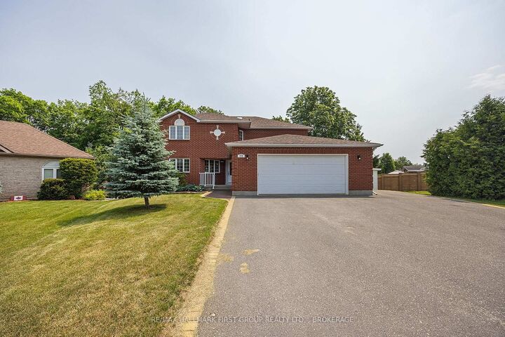 Property Photo:  272 Friarhill Crescent  ON K7M 8P4 