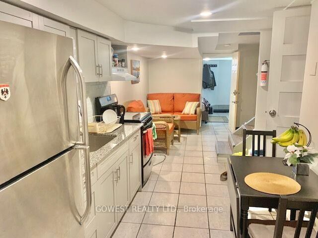 Property Photo:  487 Indian Grove # 3  ON M6P 2J1 