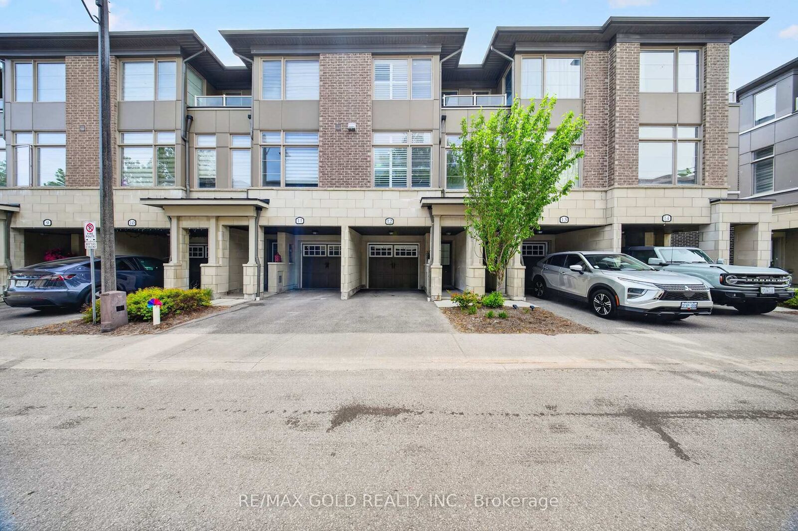 Property Photo:  384 Arctic Red Drive 12  ON L1L 0M5 