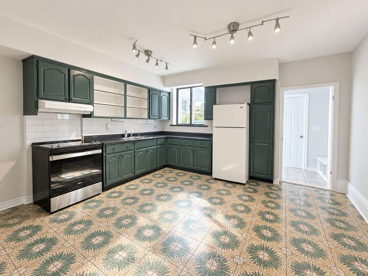 Property Photo:  184 Franklin Avenue Main Fl  ON M6P 3Y8 