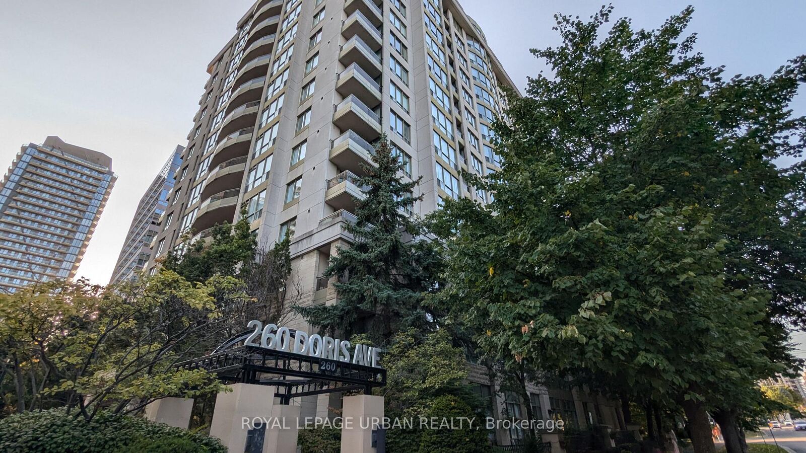Property Photo:  260 Doris Avenue 205  ON M2N 6X9 