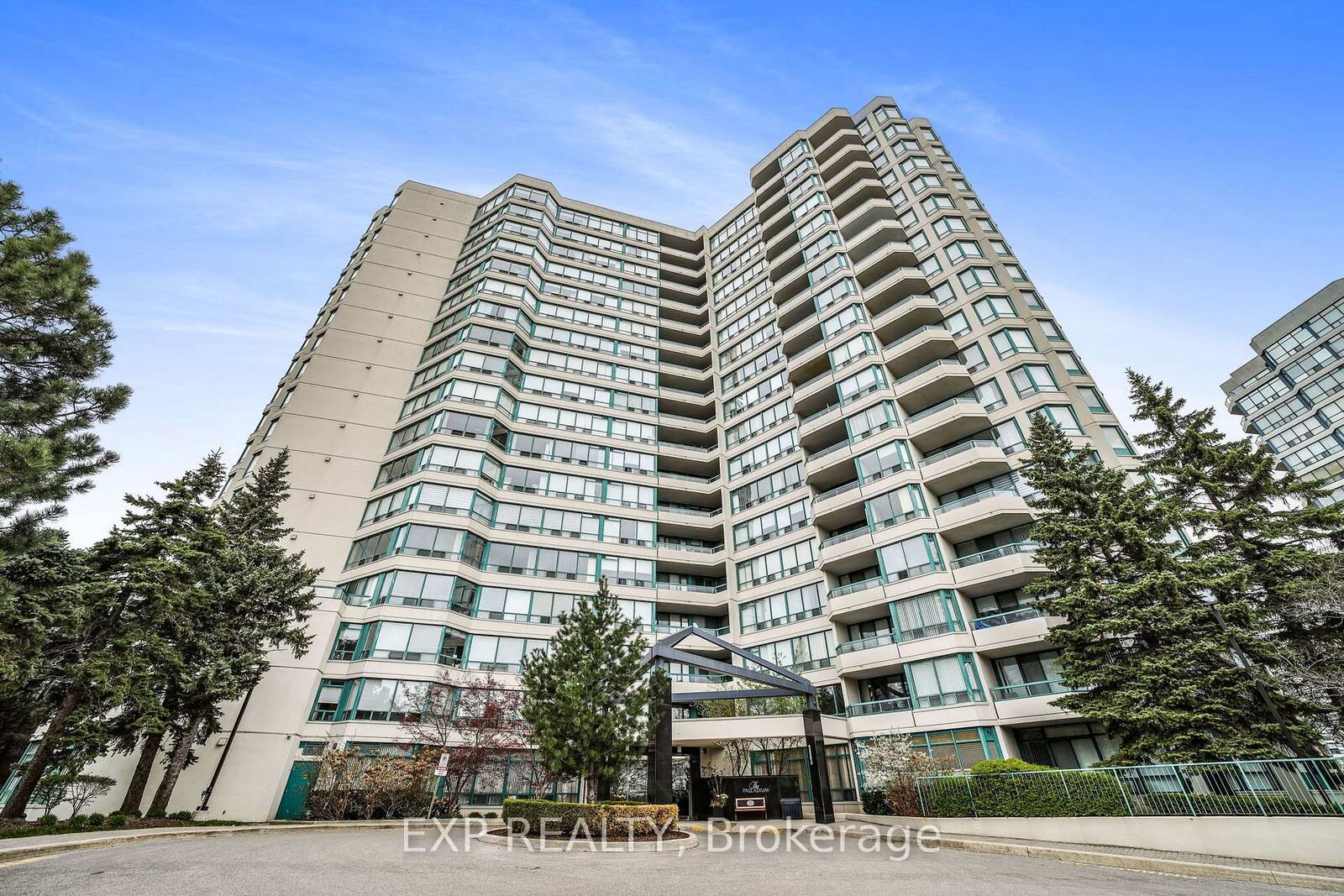 Property Photo:  7250 Yonge Street 206  ON L4J 7X1 